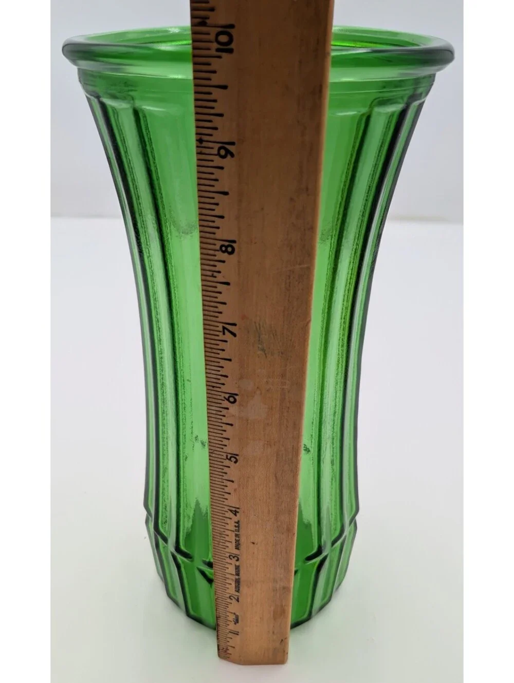 Vintage Hoosier Glass Emerald Green Ribbed Vase 10